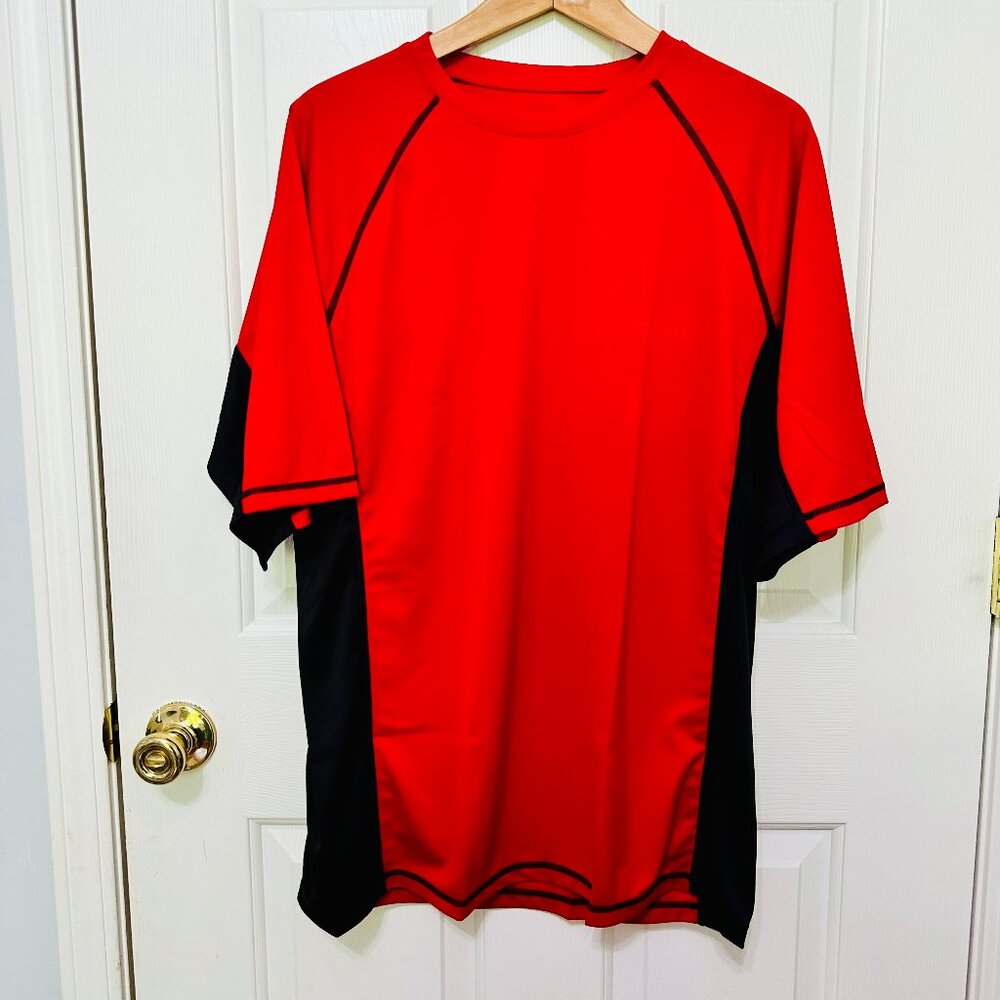 TESLA COLORBLOCK RED AND BLACK SHORT SLEEVE CREW NECK RASH GUARD SHIRT